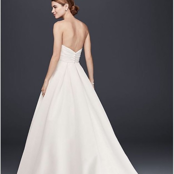 Wedding Gown - Picture 2 of 5